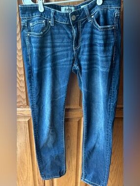 Daytrip Women's Skinny Jeans in Medium Blue Wash Size 10
